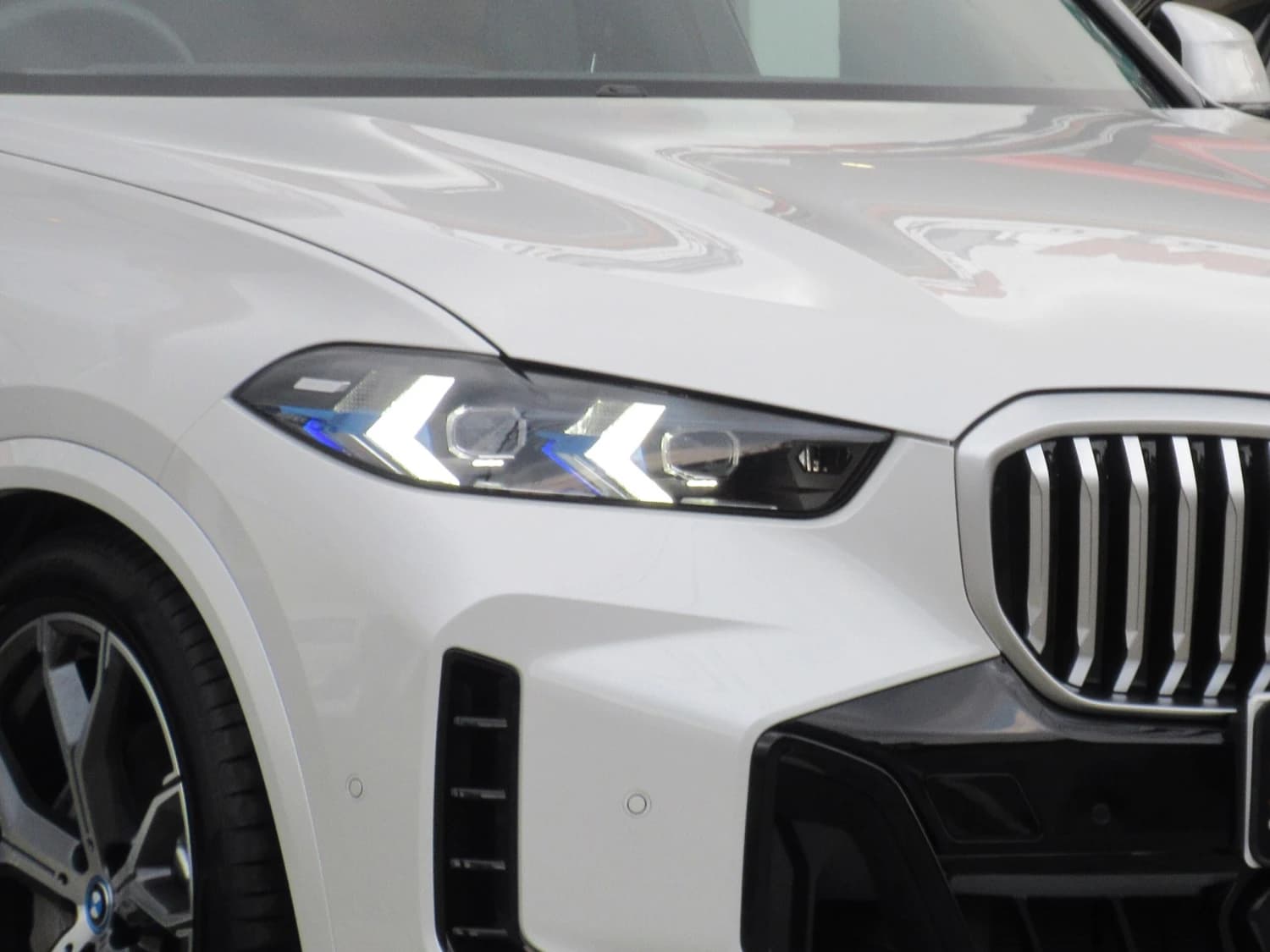 BMW X5 50e M Sport - фото 17