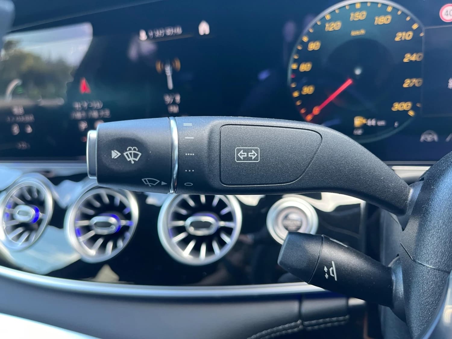 Mercedes AMG GT 43 - фото 11