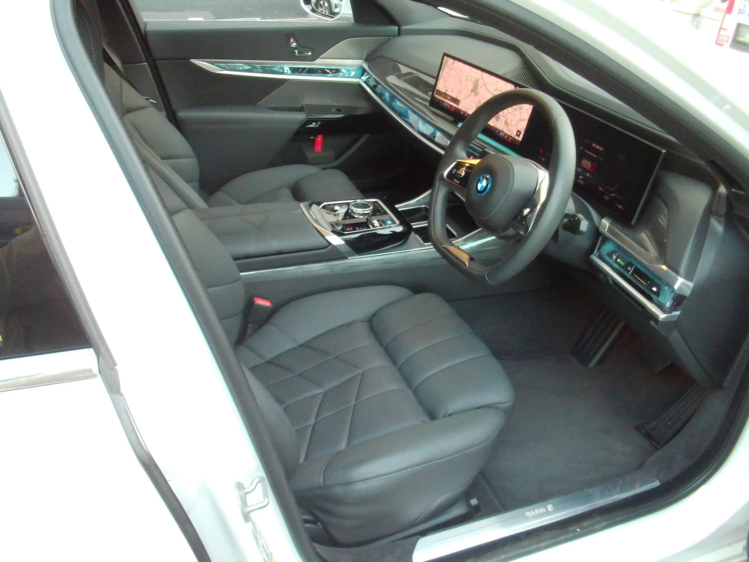 BMW i7 xDrive 60 Excellence - фото 7