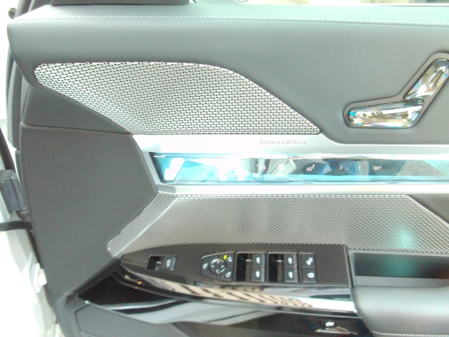 BMW i7 xDrive 60 Excellence - фото 11