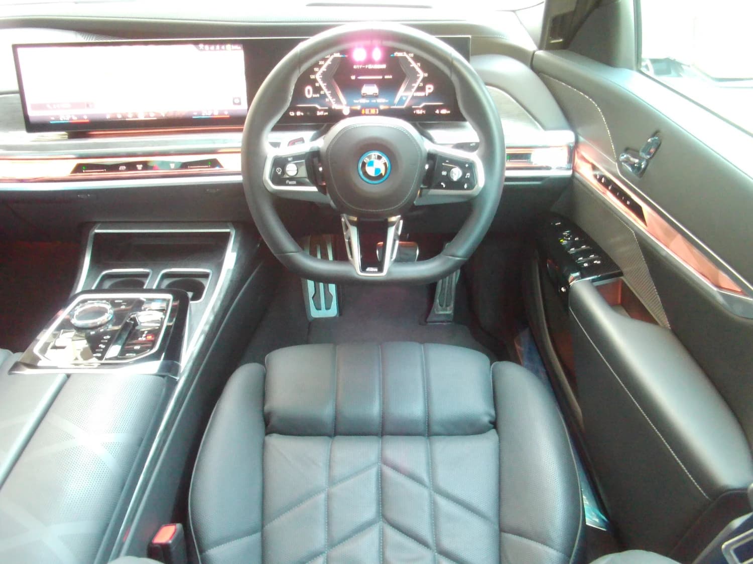 BMW i7 xDrive 60 M Sport - фото 2