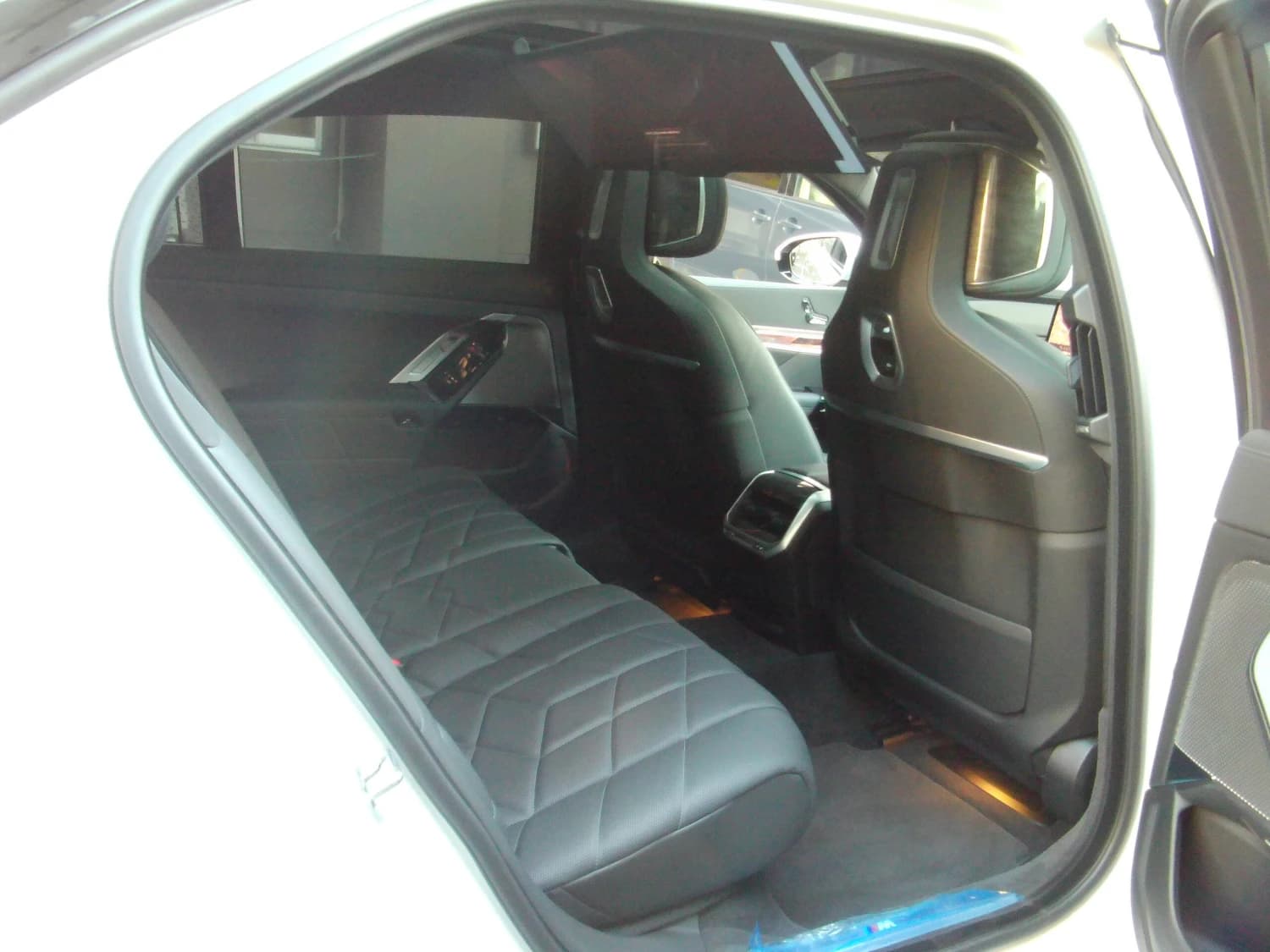 BMW i7 xDrive 60 M Sport - фото 12