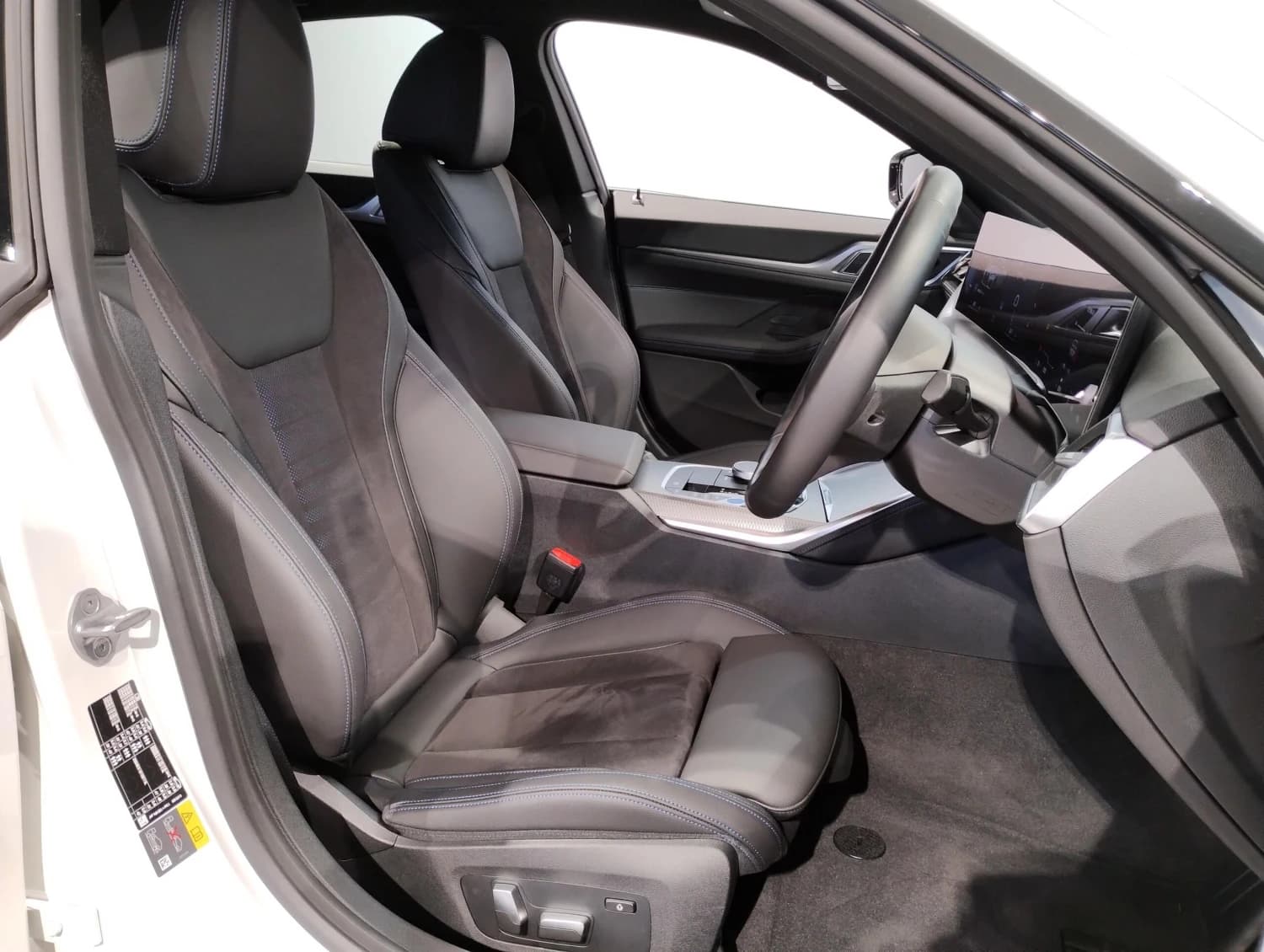 BMW i4 eDrive 35 M Sport - фото 2