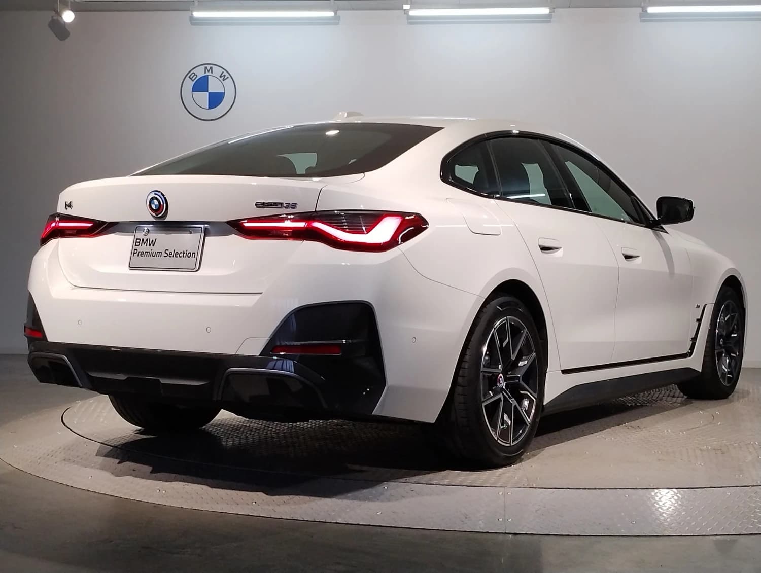 BMW i4 eDrive 35 M Sport - фото 8