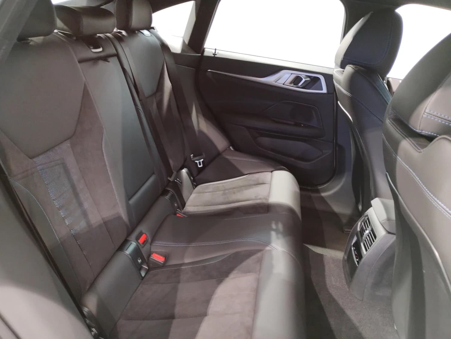 BMW i4 eDrive 35 M Sport - фото 19