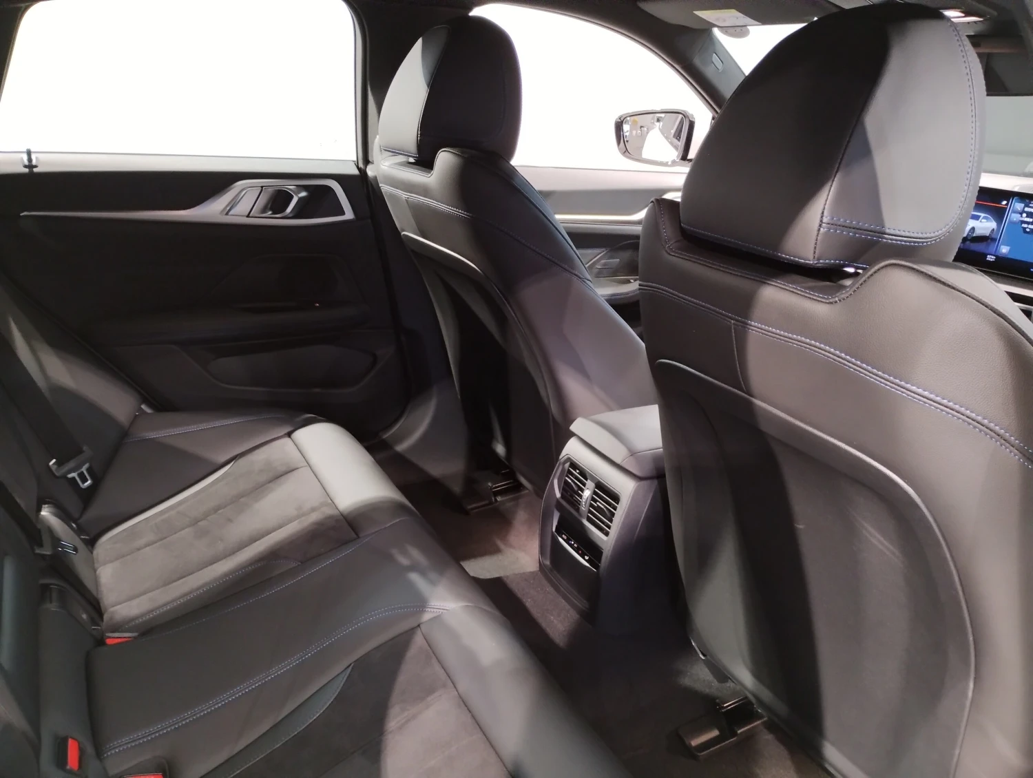BMW i4 eDrive 35 M Sport - фото 20