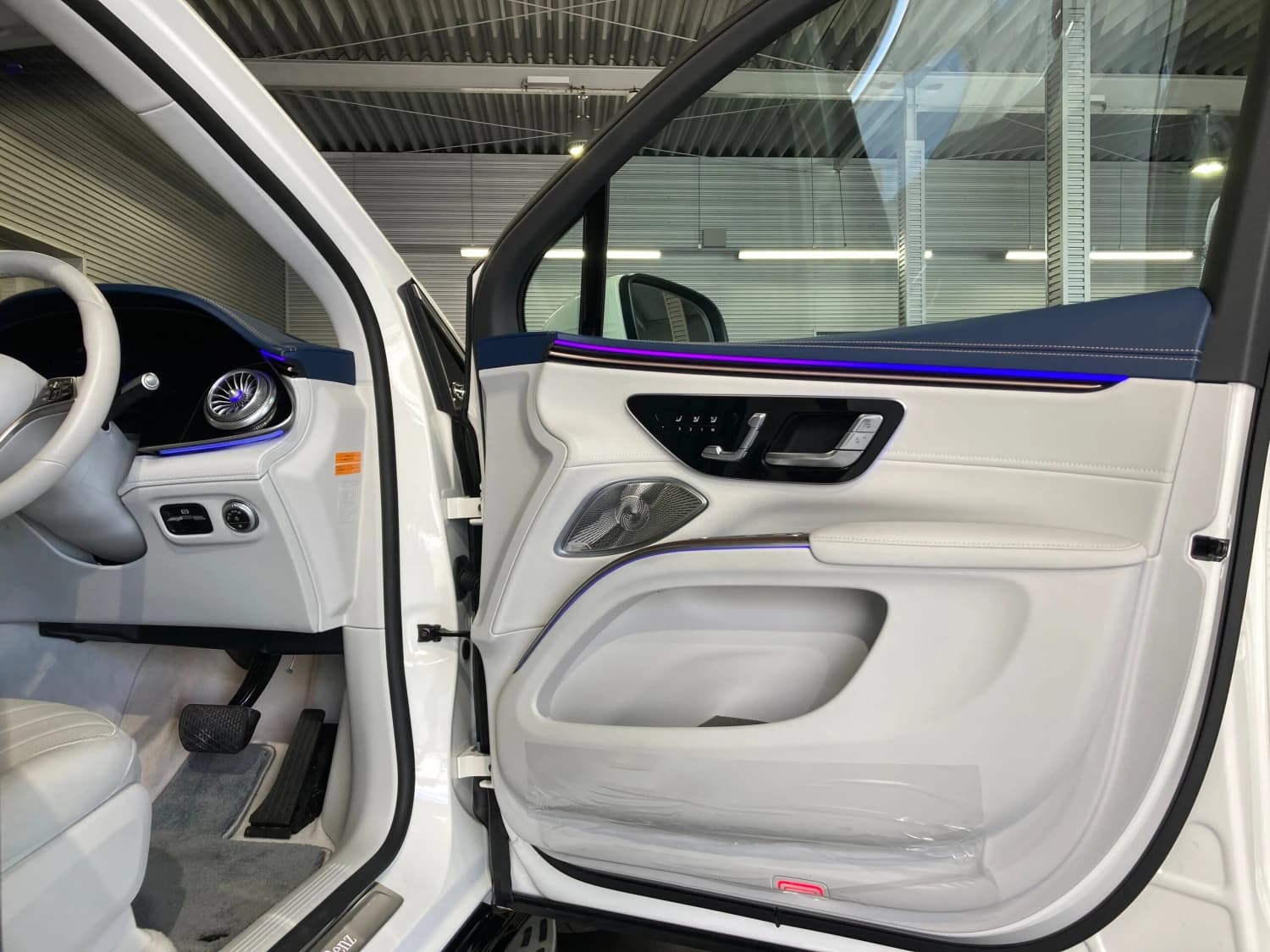 Mercedes EQS SUV 580 4Matic - фото 10