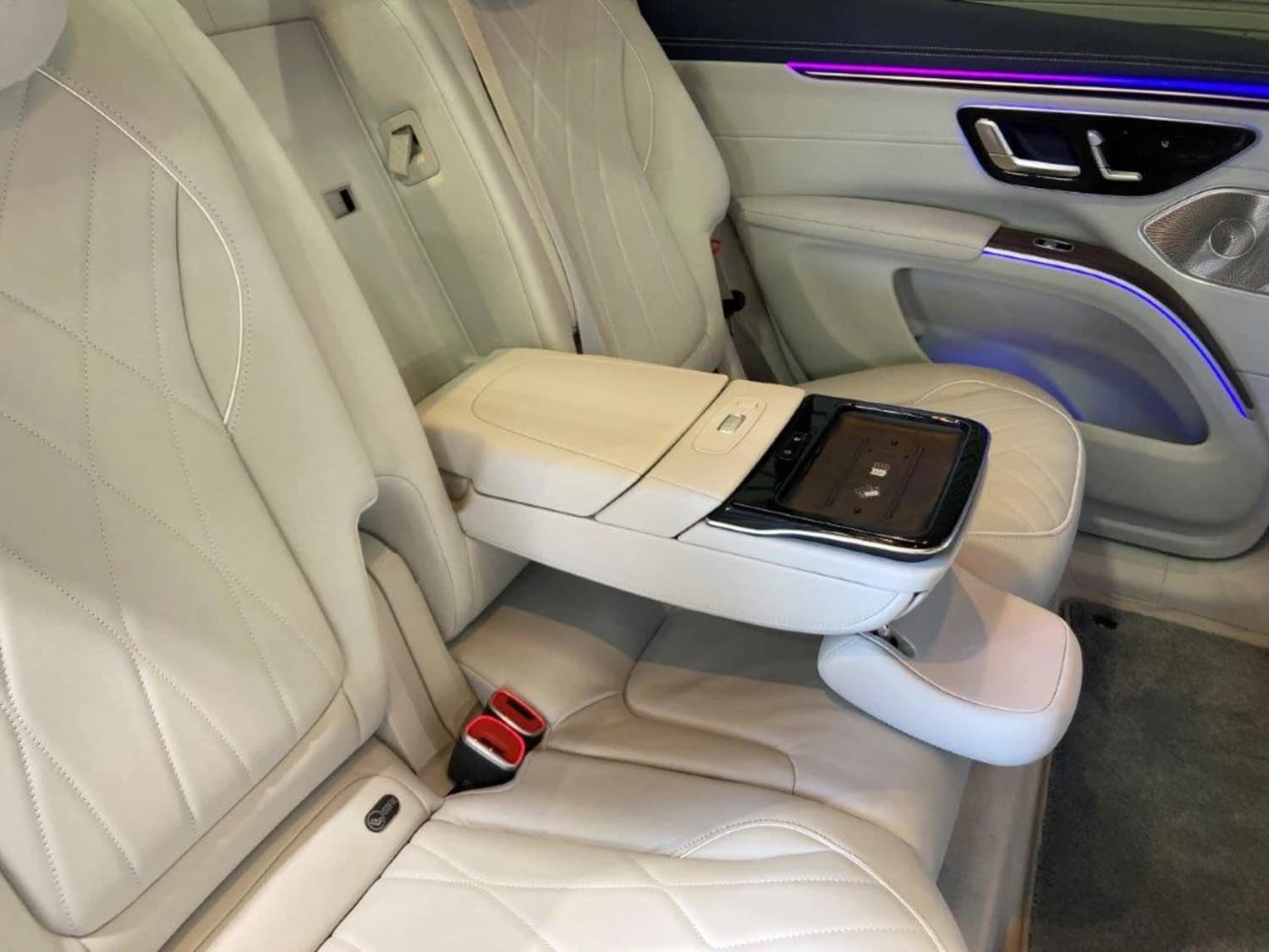 Mercedes EQS SUV 580 4Matic - фото 14