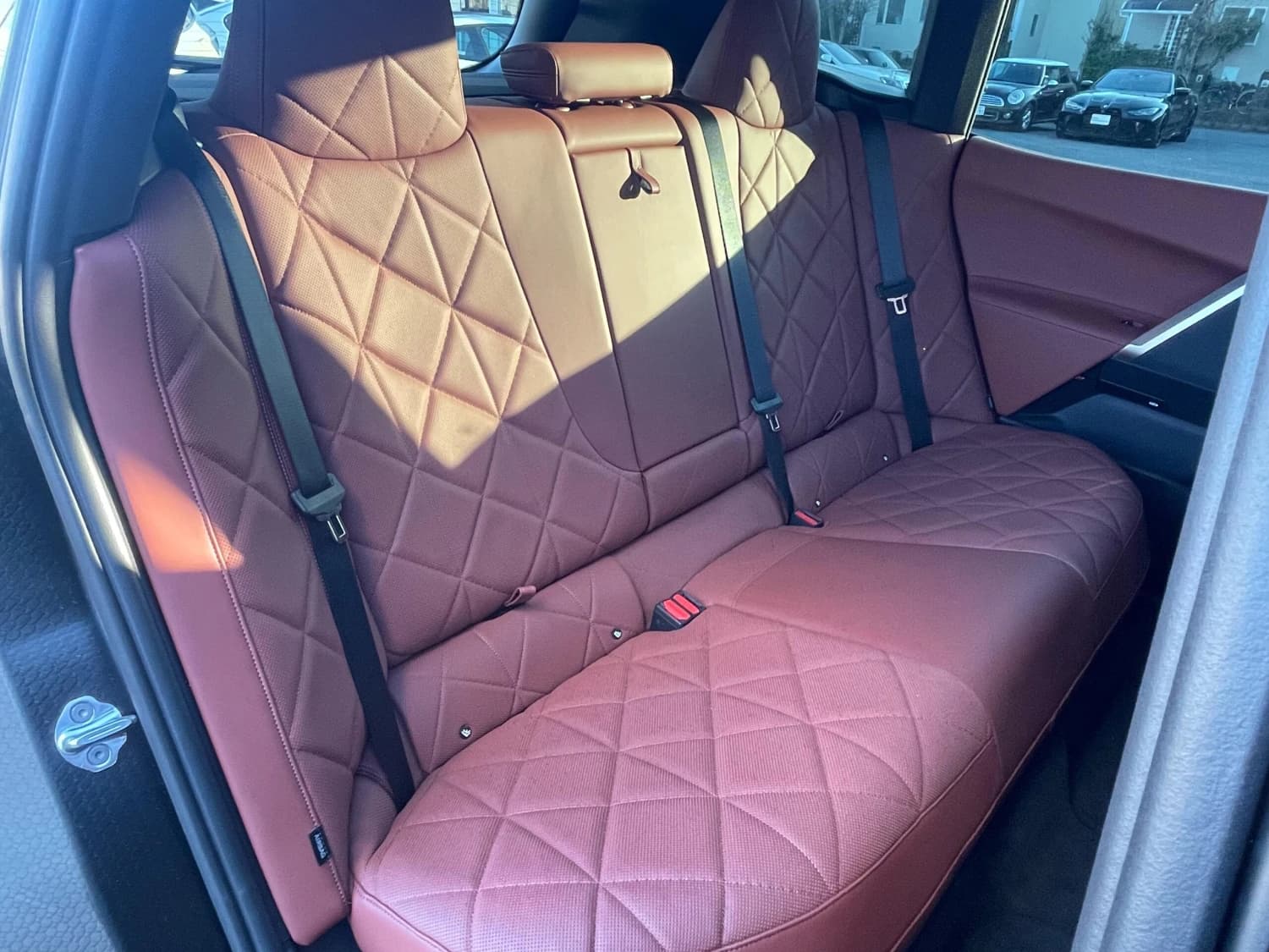 BMW iX xDrive 40 - фото 11