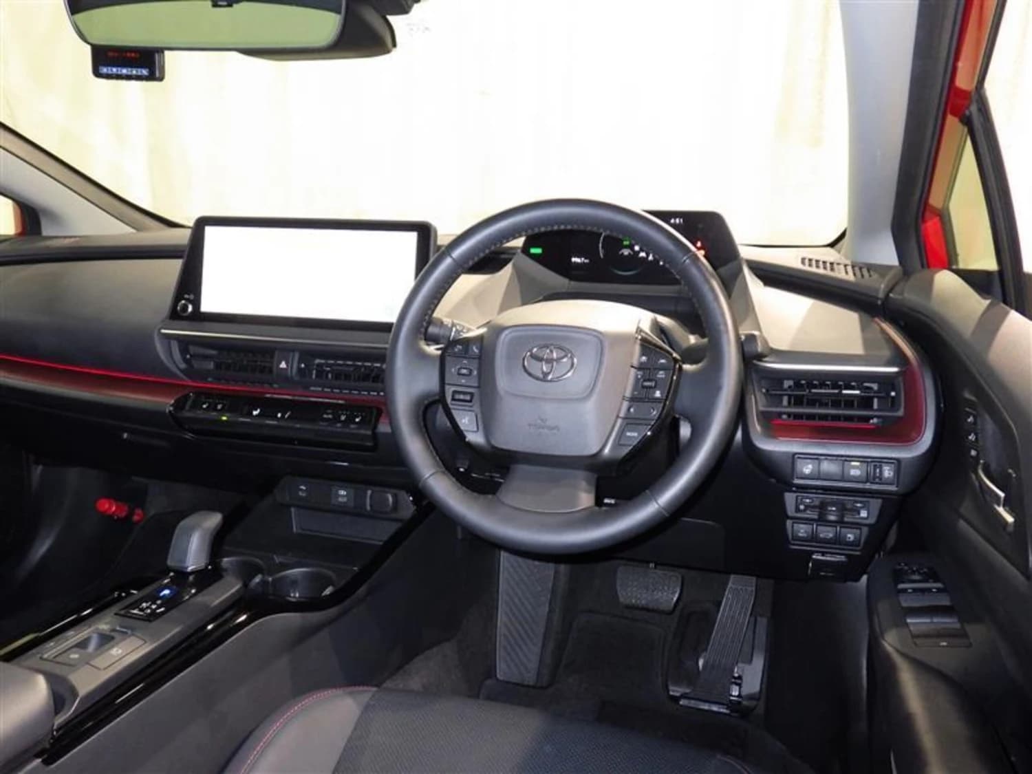 Toyota Prius Z - фото 3