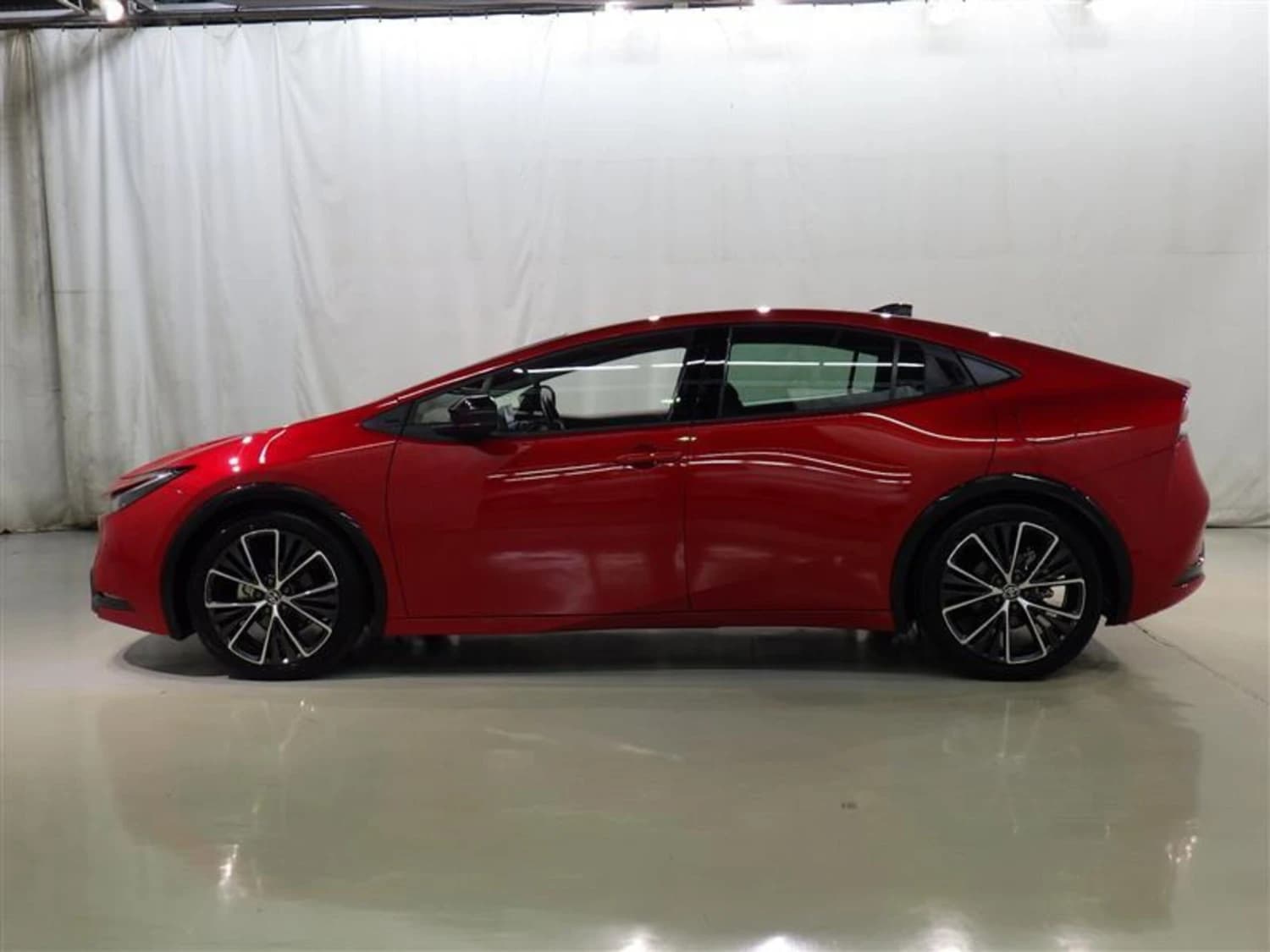 Toyota Prius Z - фото 5