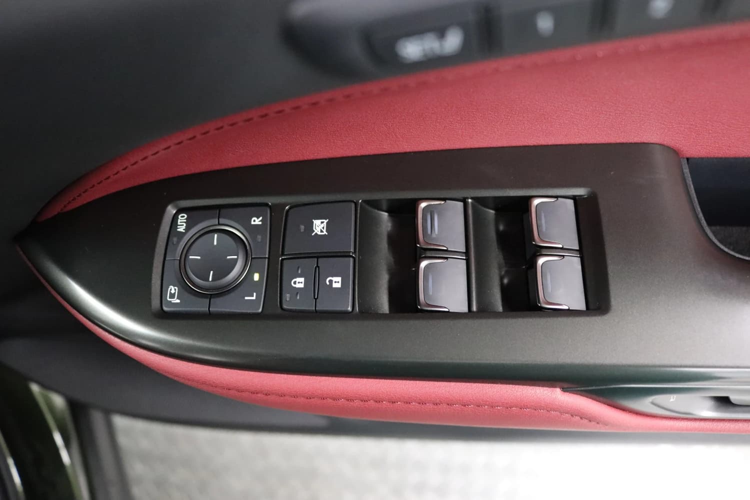 Lexus NX 250 Version L - фото 16