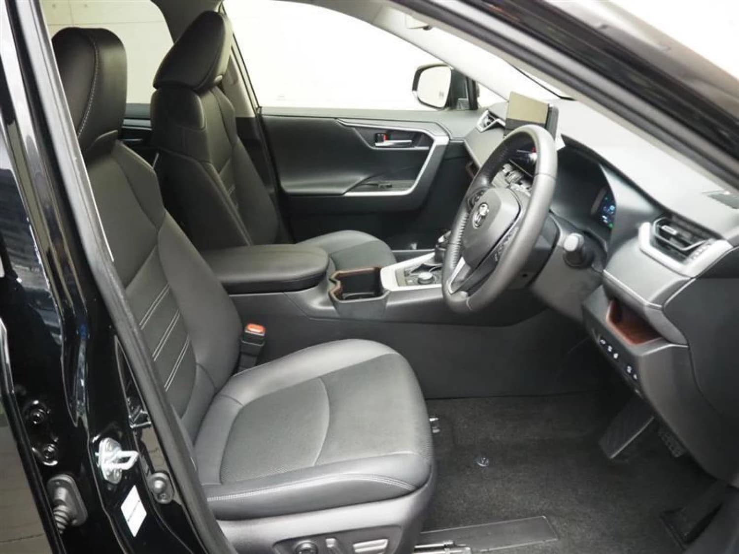 Toyota RAV4 Hybrid G - фото 2