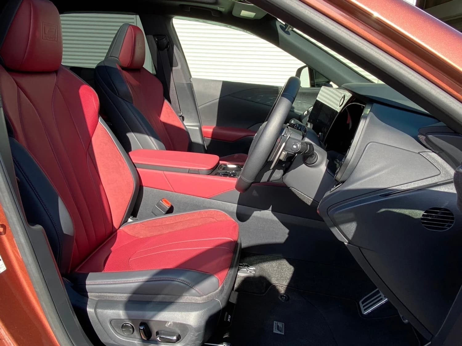 Lexus RX 500h F Sport+ - фото 9