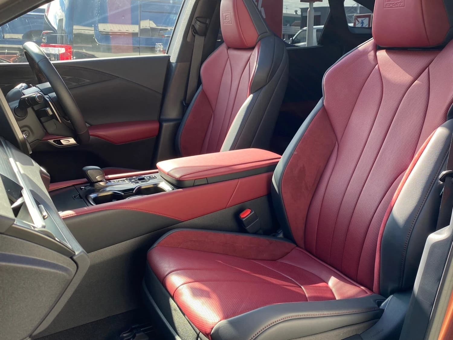 Lexus RX 500h F Sport+ - фото 21