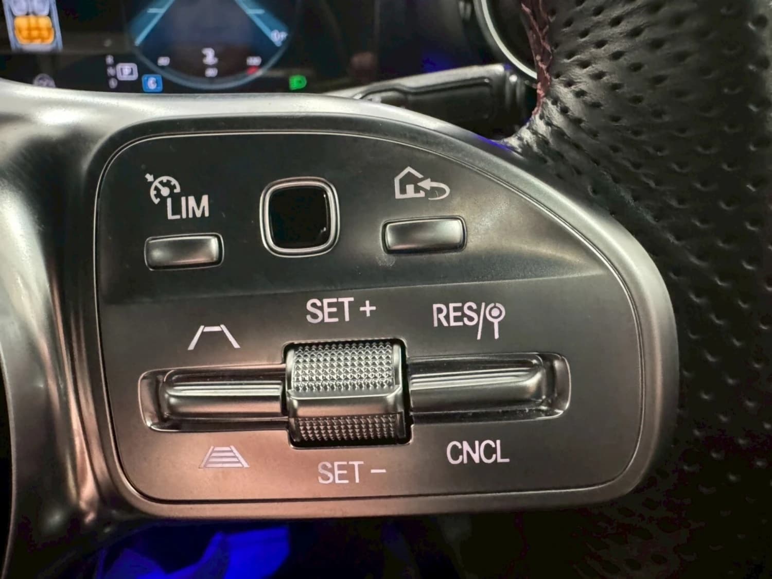 Mercedes CLA-class CLA 200d AMG Line - фото 14