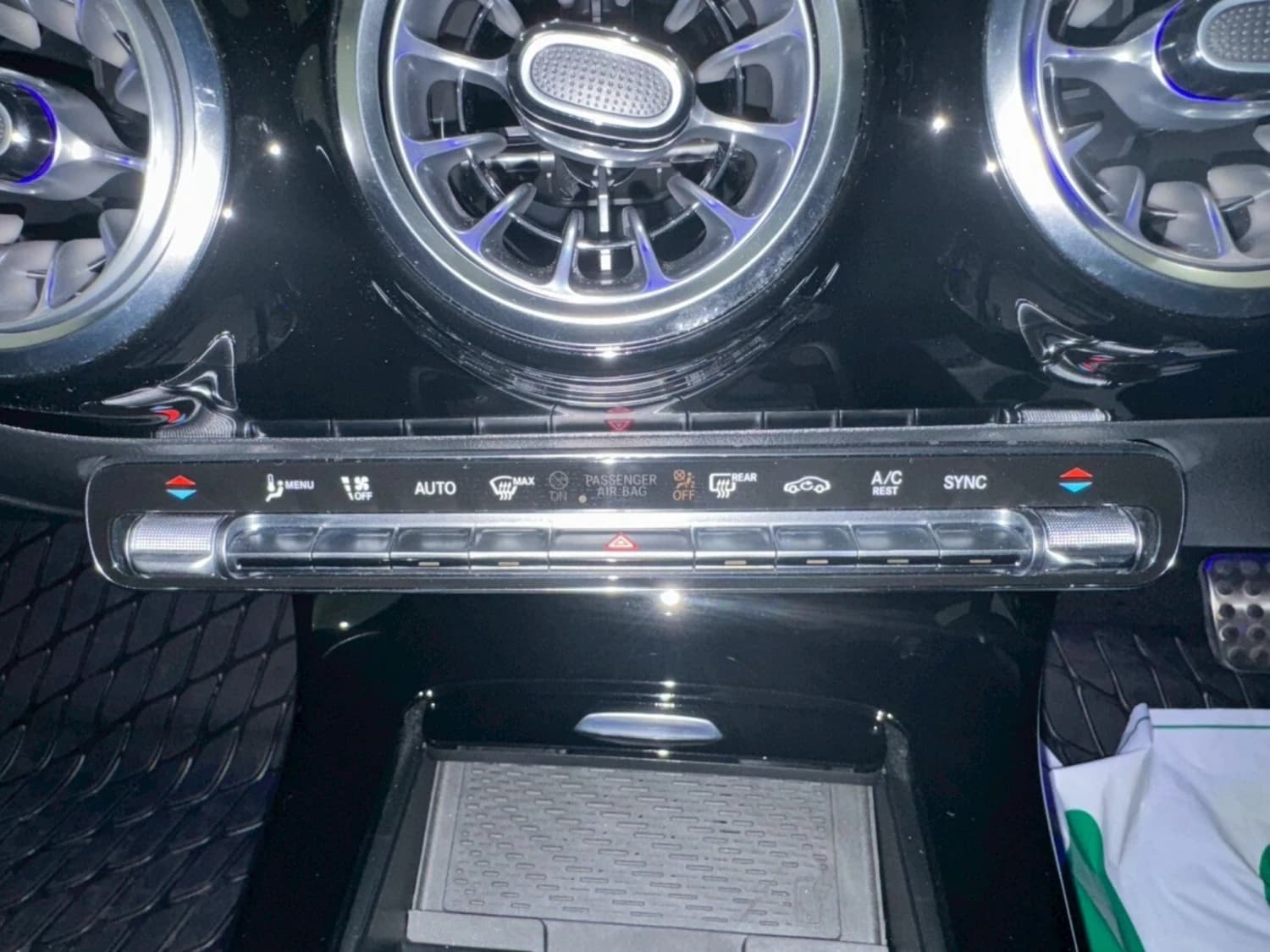 Mercedes CLA-class CLA 200d AMG Line - фото 20