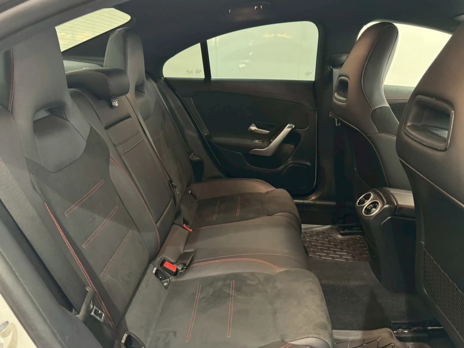 Mercedes CLA-class CLA 200d AMG Line - фото 29