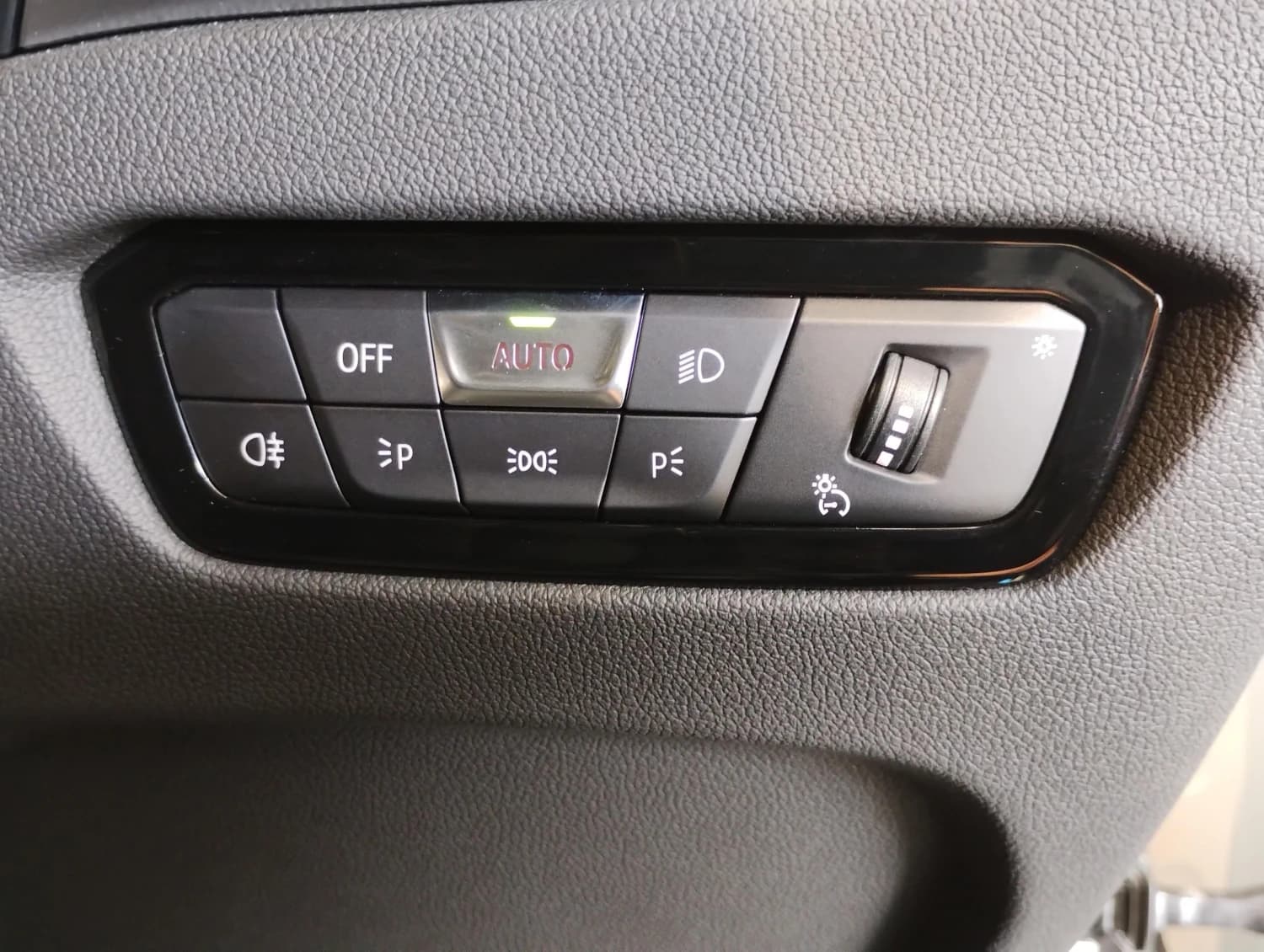 BMW 3 series M340i xDrive - фото 32