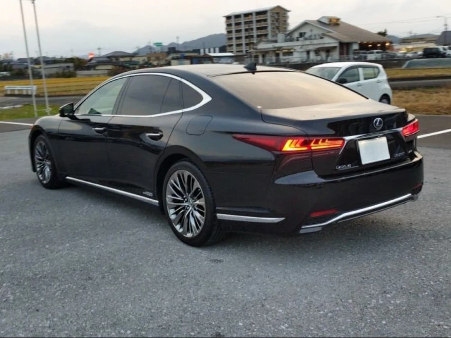 Lexus LS 500h Executive - фото 8