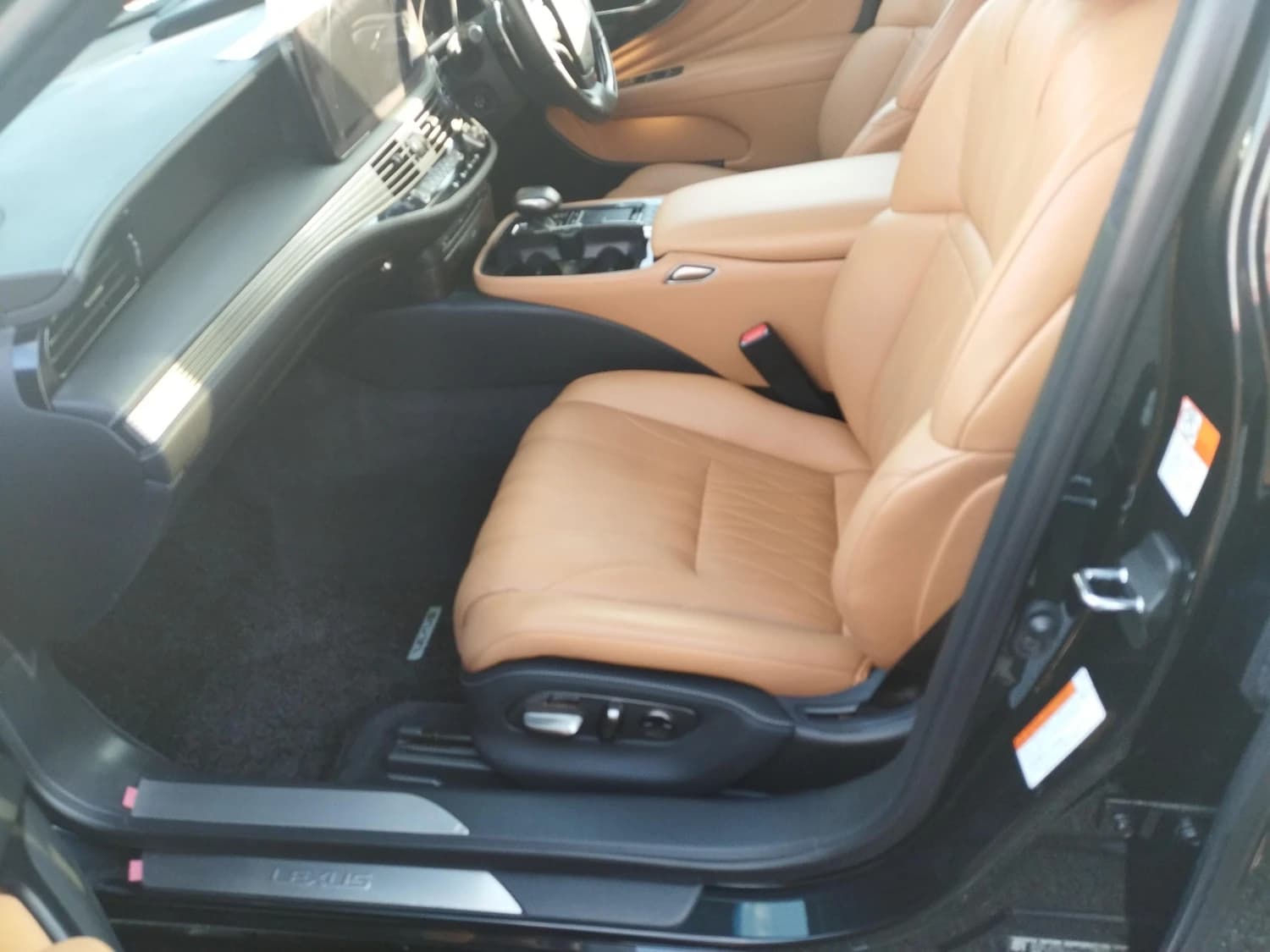 Lexus LS 500h Executive - фото 9