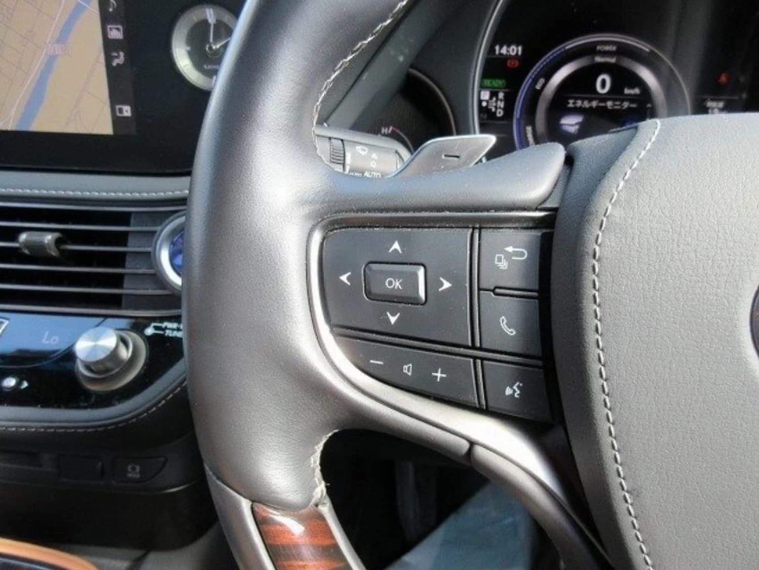 Lexus LS 500h Executive - фото 12