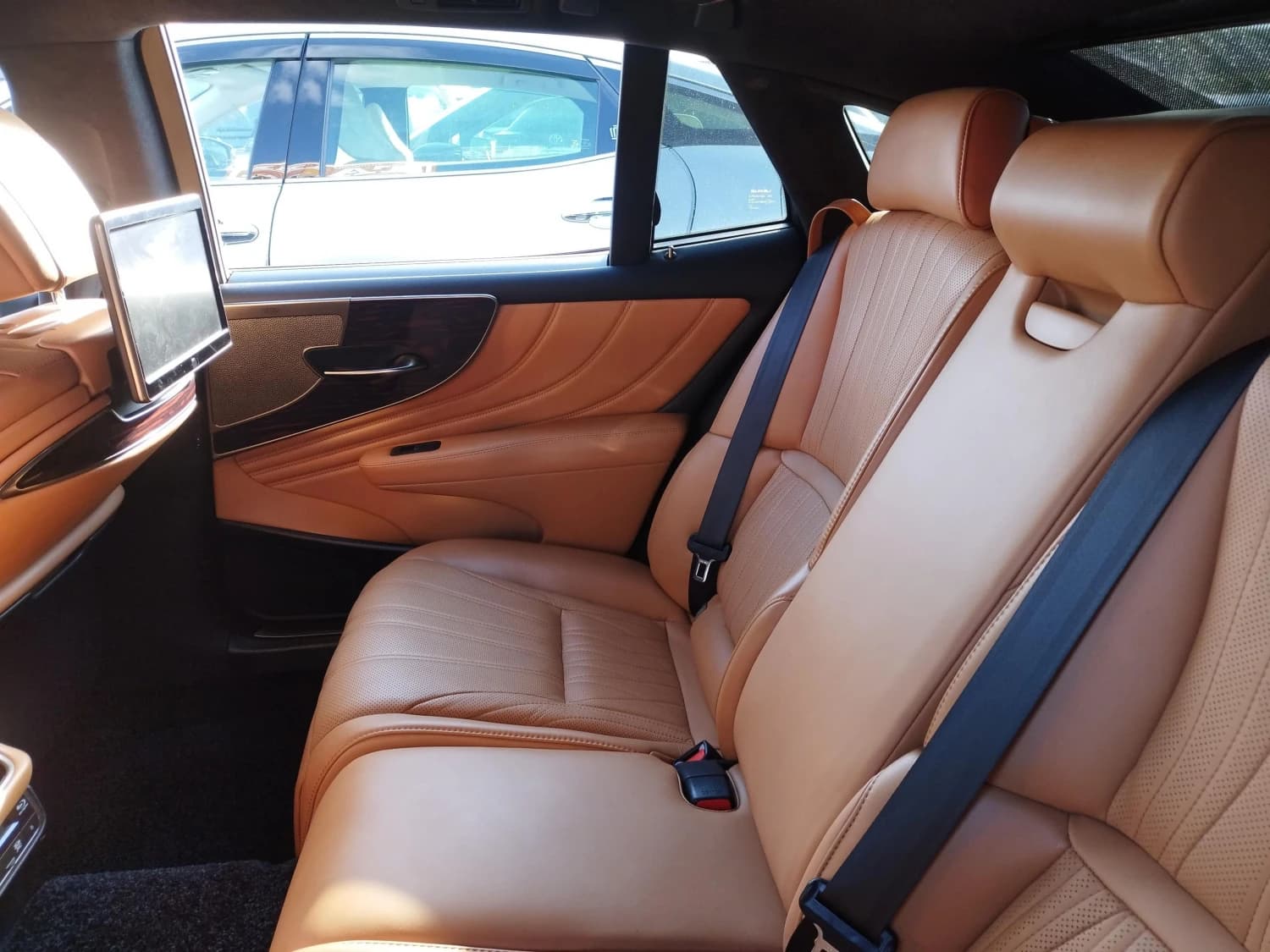 Lexus LS 500h Executive - фото 25