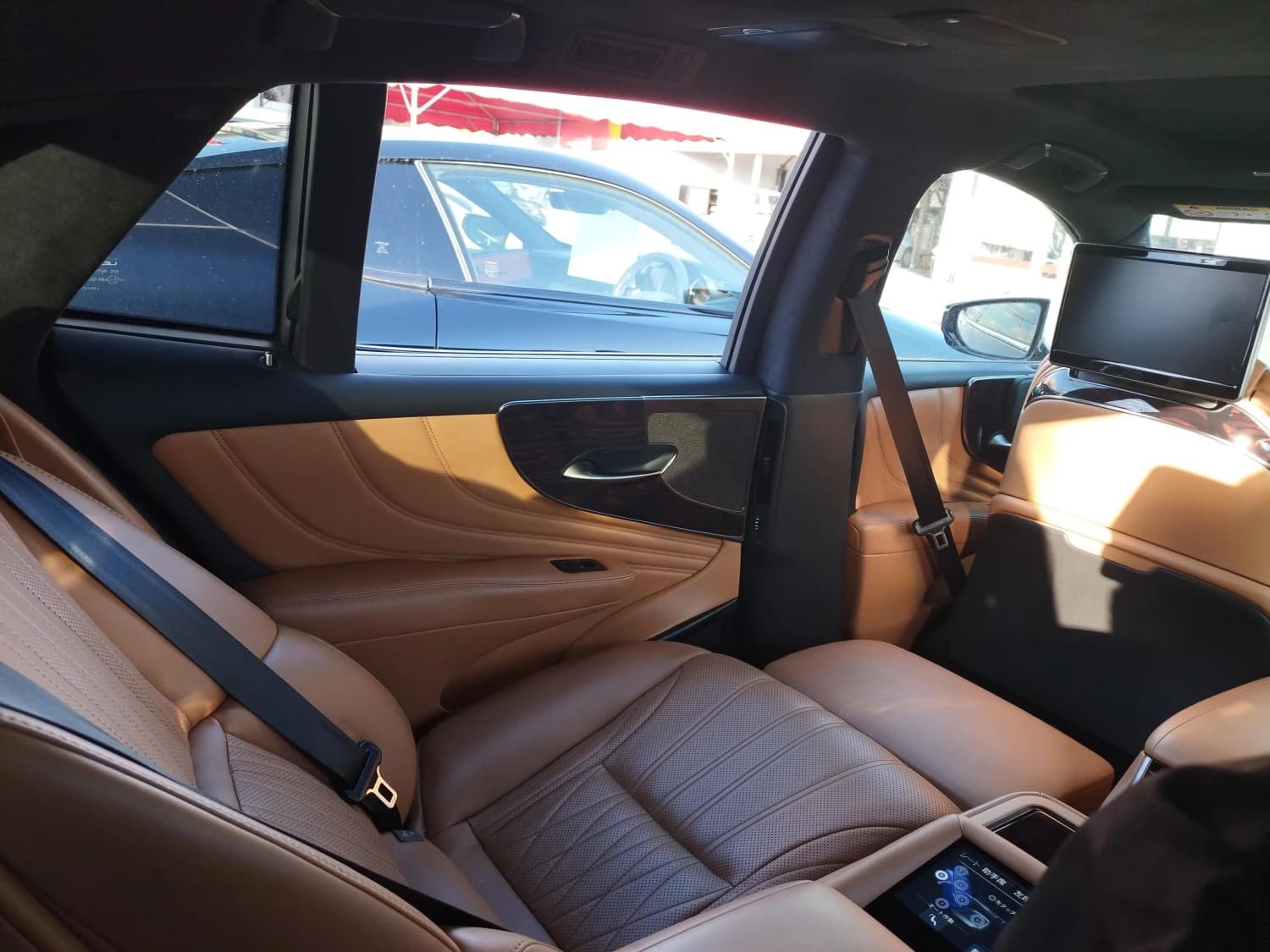 Lexus LS 500h Executive - фото 28