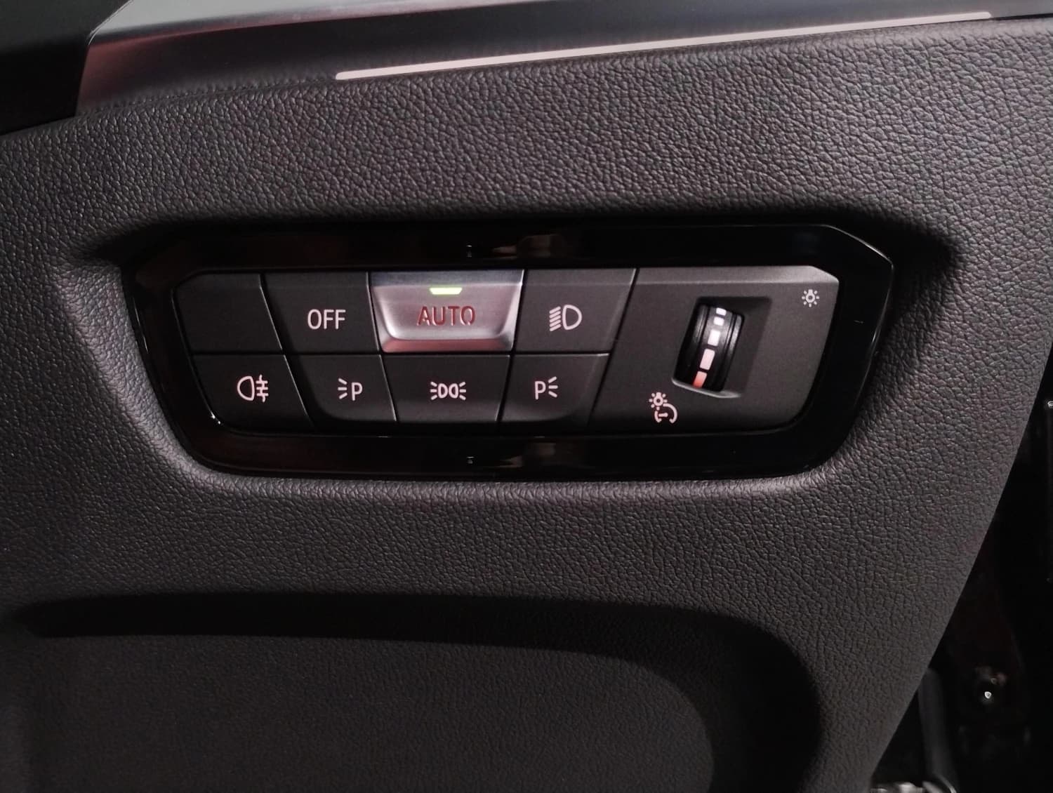 BMW 4 series M440i xDrive - фото 36