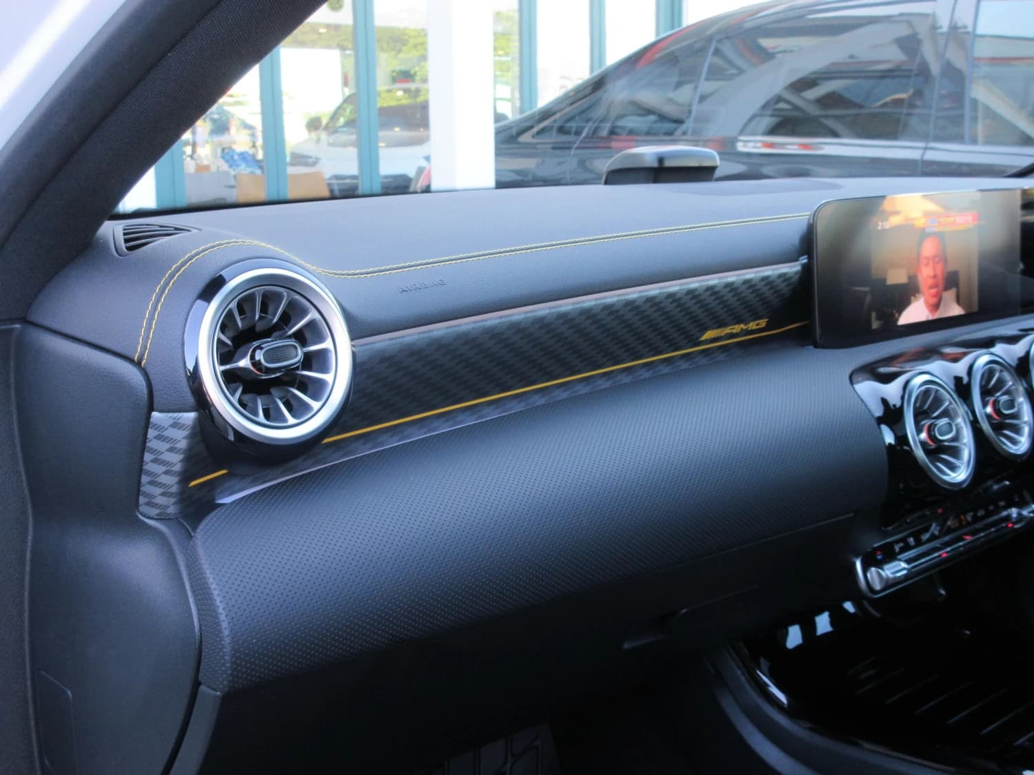 Mercedes A-class AMG A 45 S 4MATIC+ - фото 23