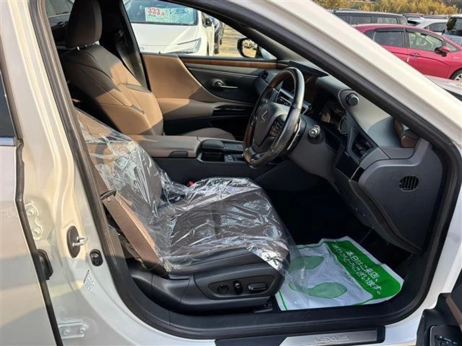 Lexus ES 300h - фото 9