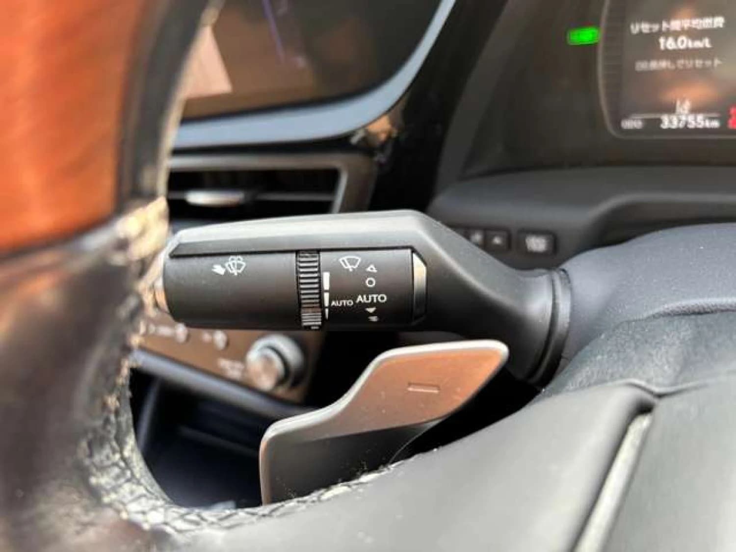 Lexus ES 300h - фото 12