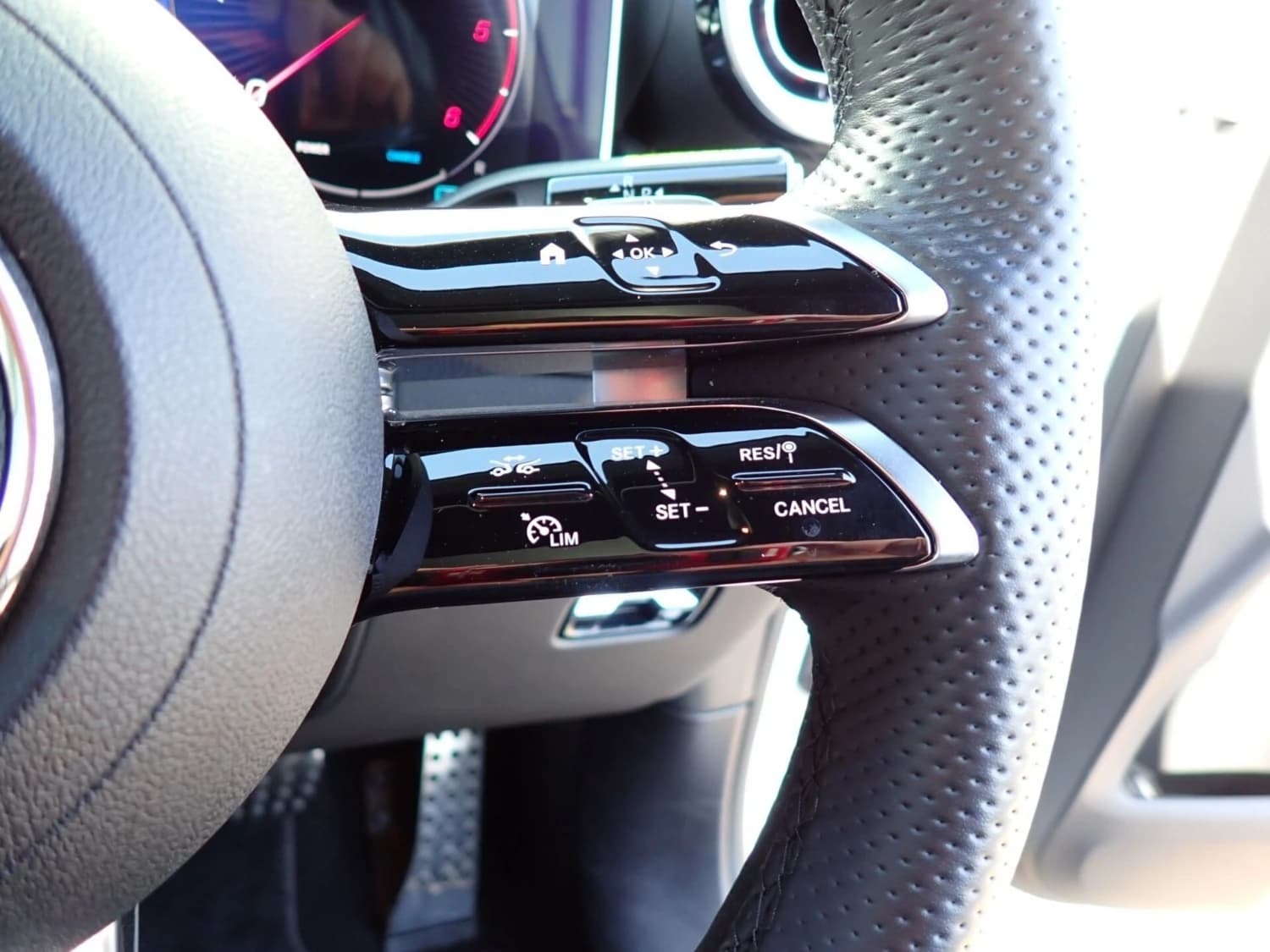 Mercedes GLC-class GLC 220 d 4MATIC AMG Line Driver's Package - фото 14