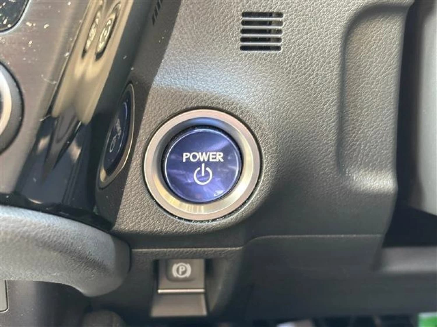 Lexus ES 300h - фото 19