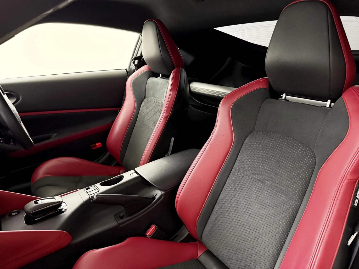 Nissan Fairlady z Version ST - фото 11