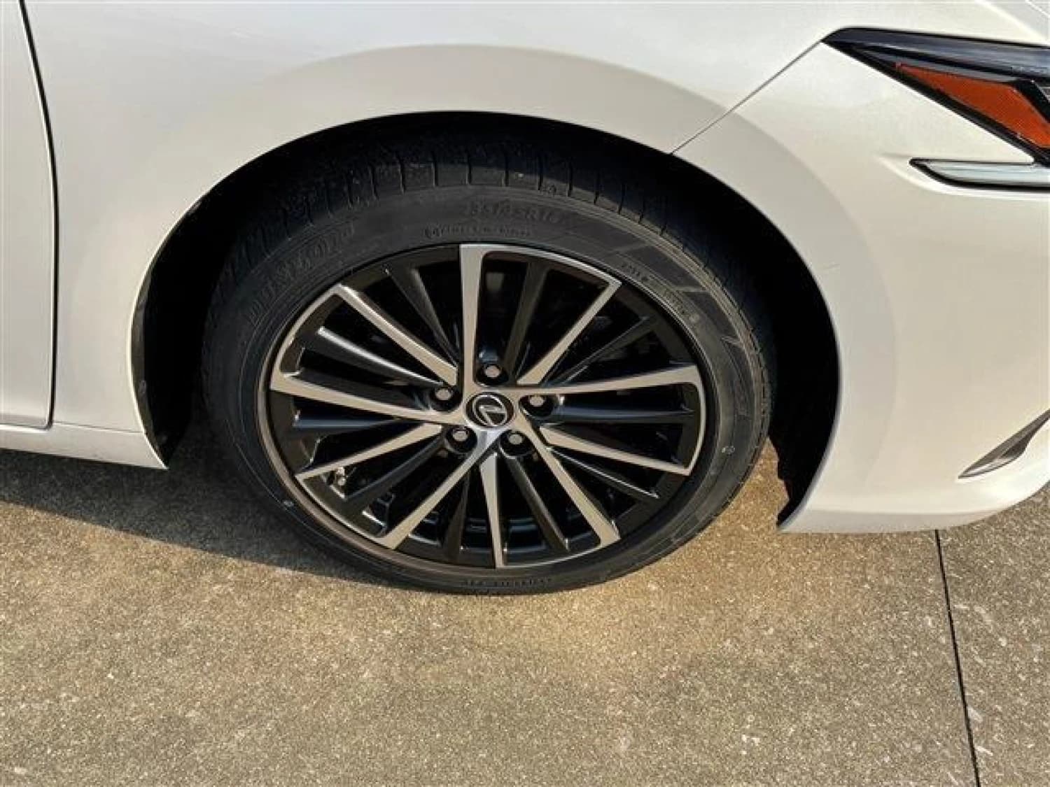 Lexus ES 300h - фото 28