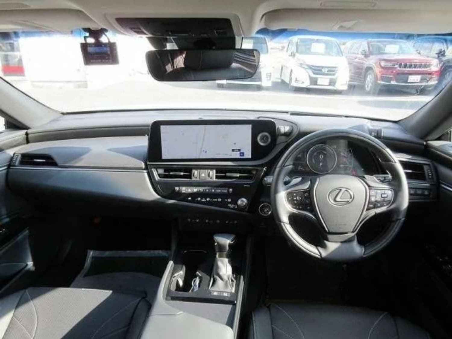 Lexus ES 300h Version L - фото 11