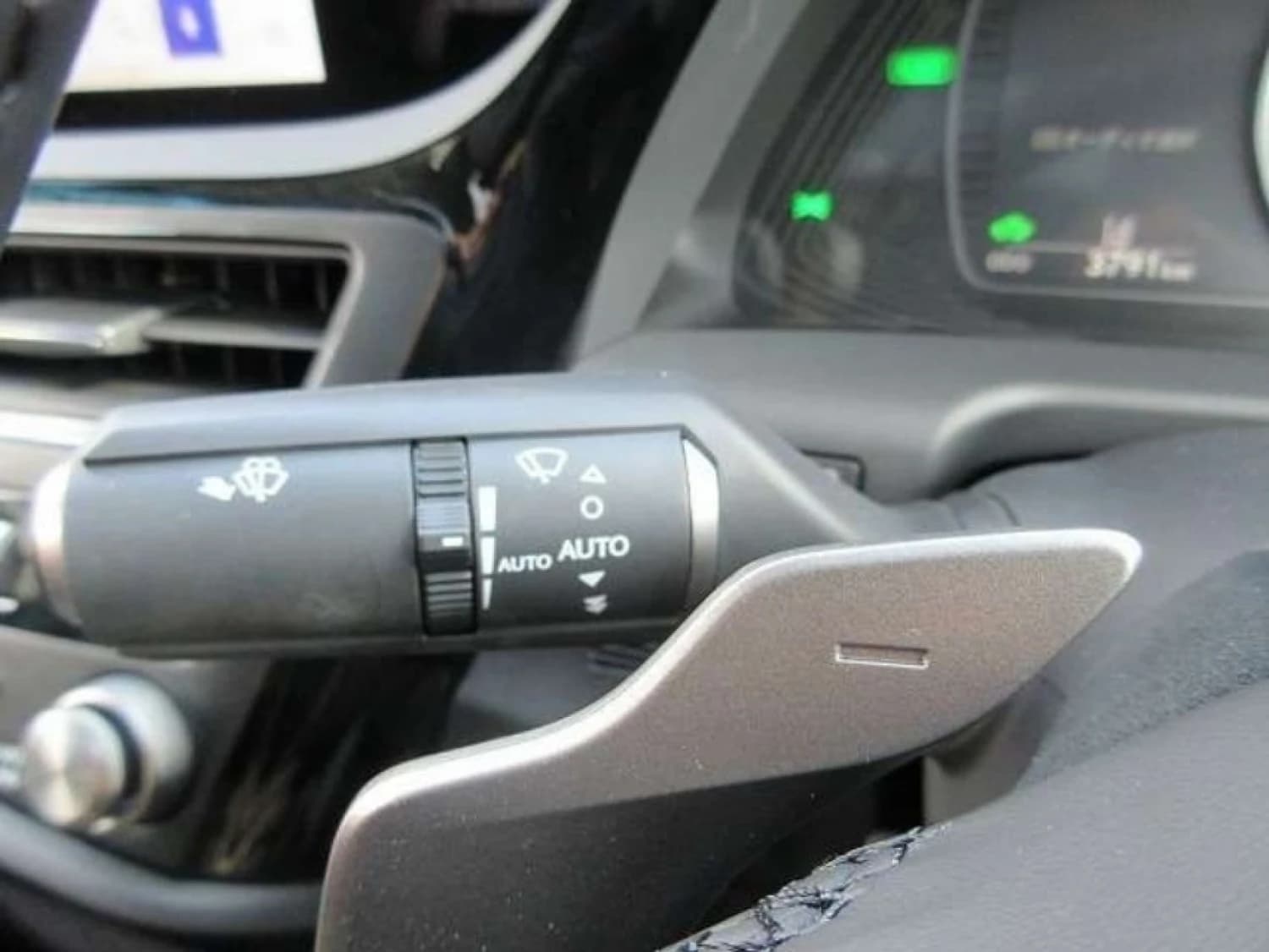 Lexus ES 300h Version L - фото 13