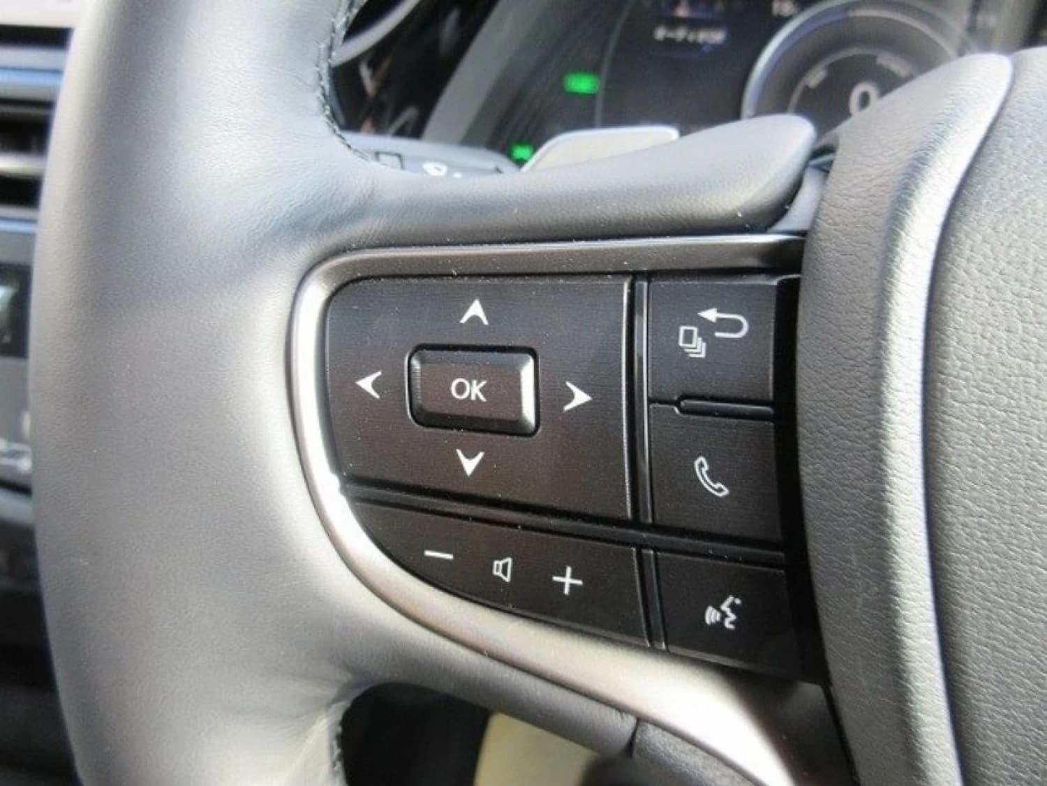 Lexus ES 300h Version L - фото 14