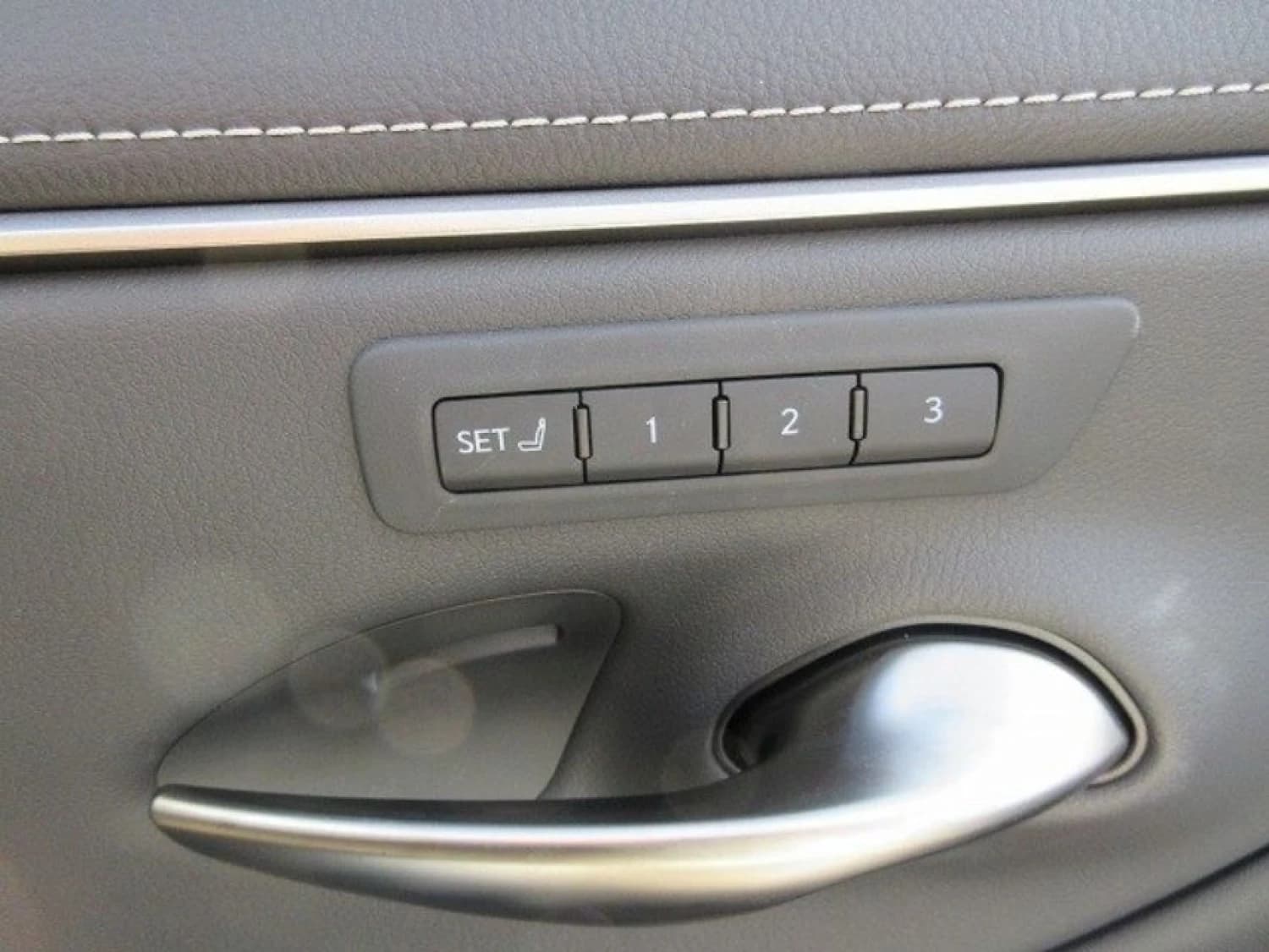 Lexus ES 300h Version L - фото 29