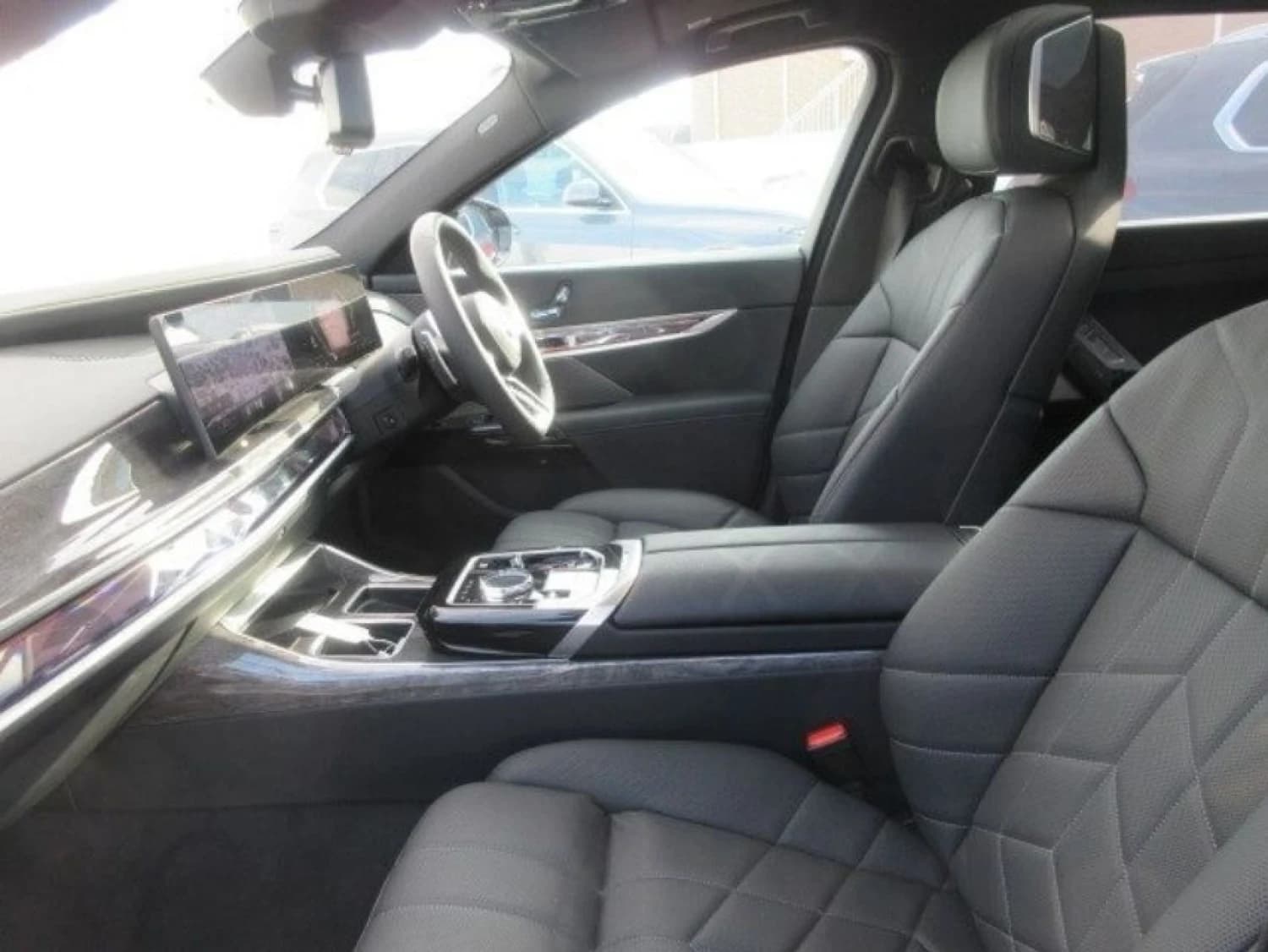 BMW 7 series 740i M Sport - фото 2