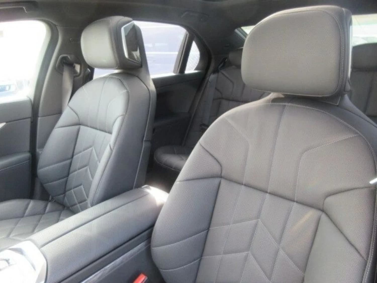 BMW 7 series 740i M Sport - фото 9