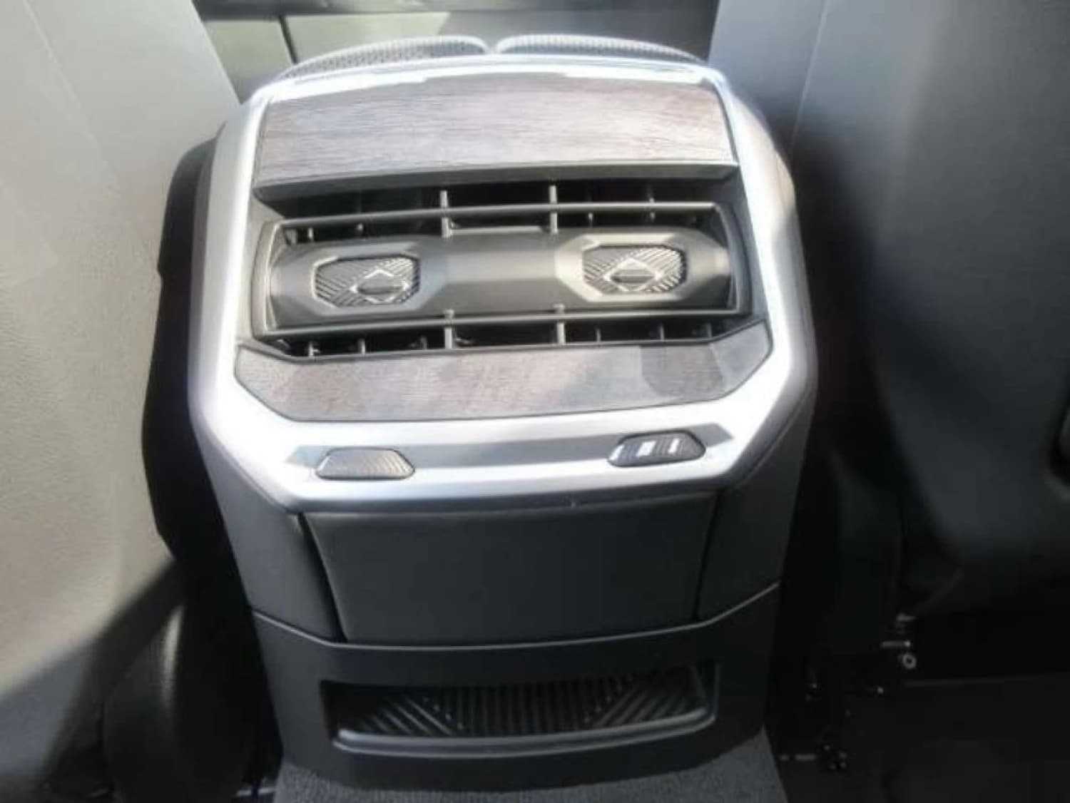 BMW 7 series 740i M Sport - фото 26