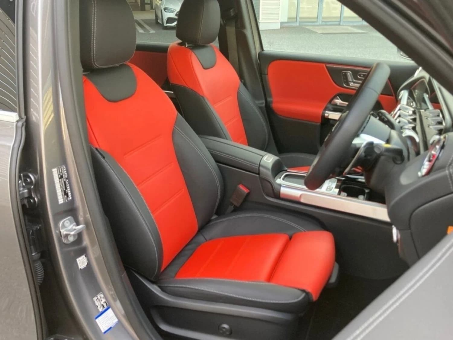 Mercedes GLB-class AMG GLB 35 4MATIC - фото 2