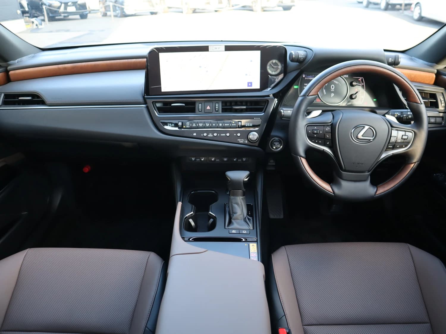 Lexus ES ES300h - фото 2