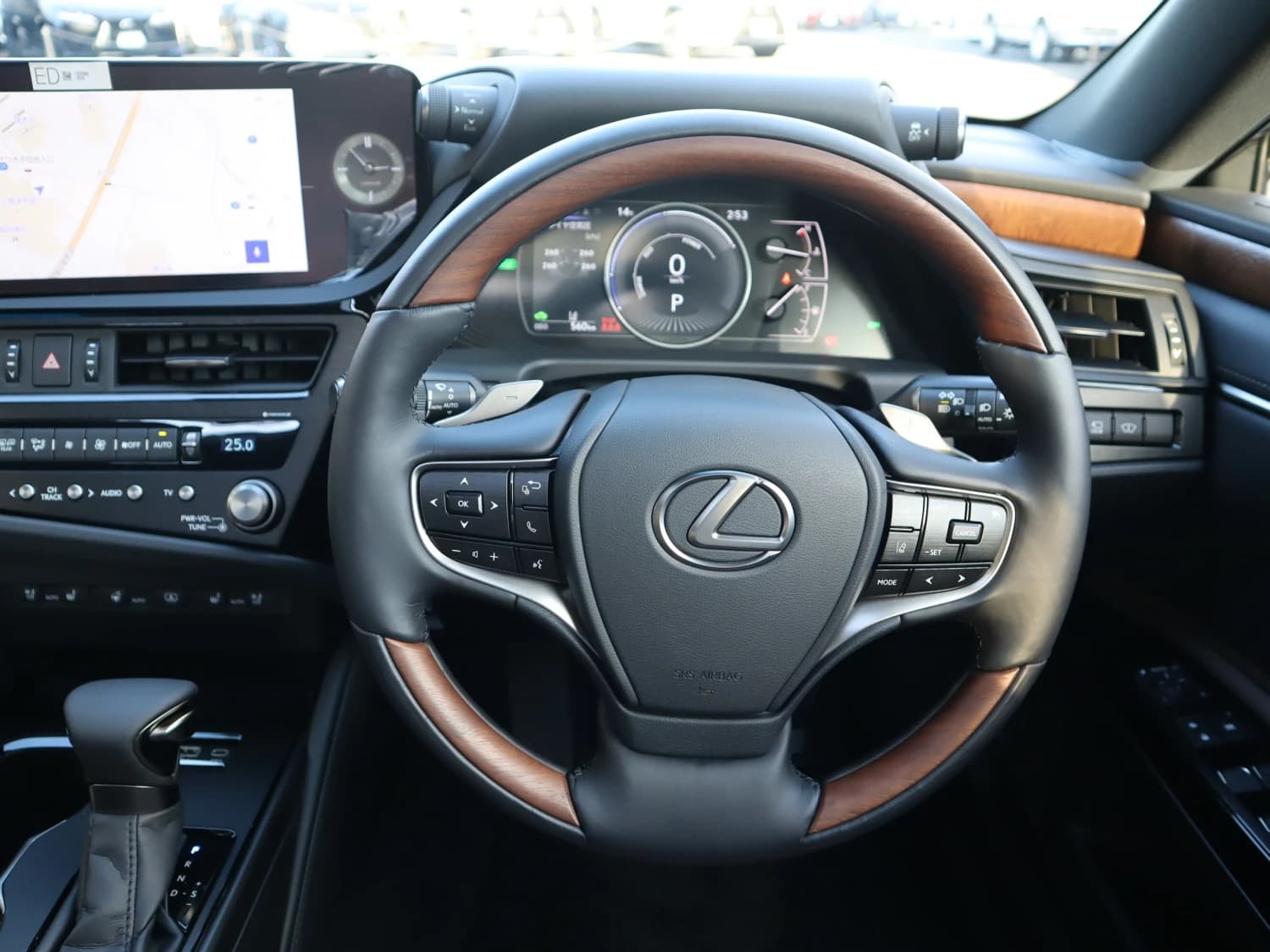 Lexus ES ES300h - фото 11