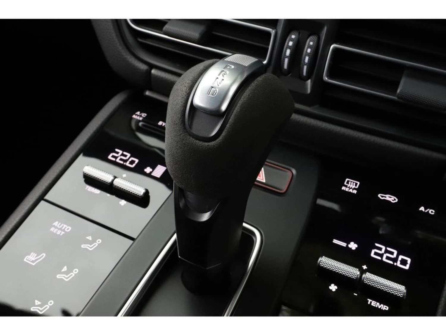 Porsche Macan PDK T - фото 30