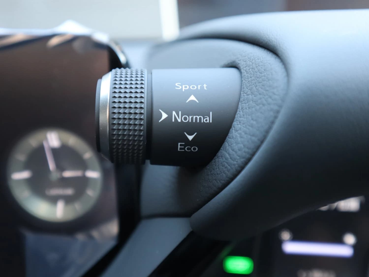 Lexus ES ES300h - фото 13