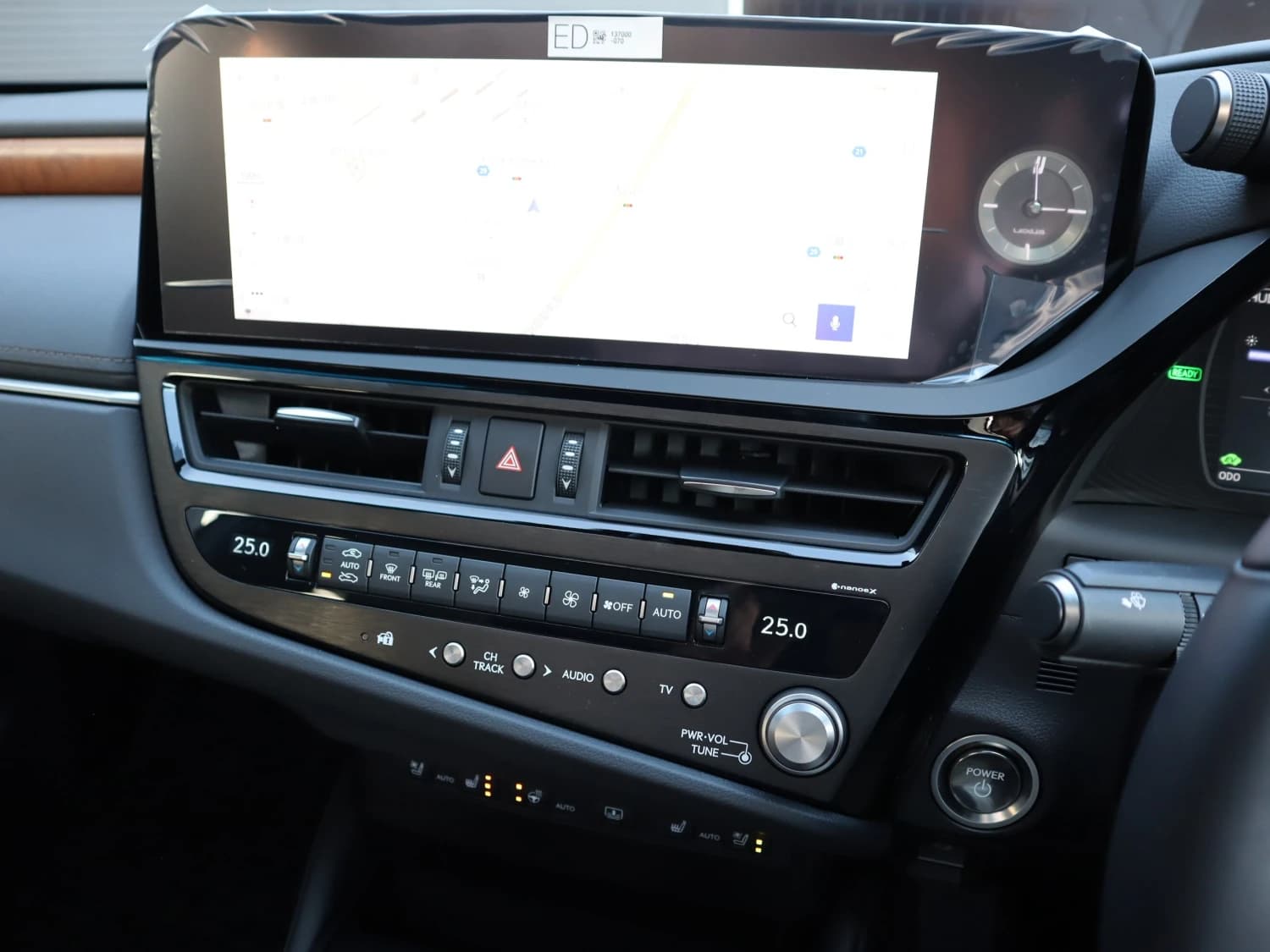 Lexus ES ES300h - фото 18