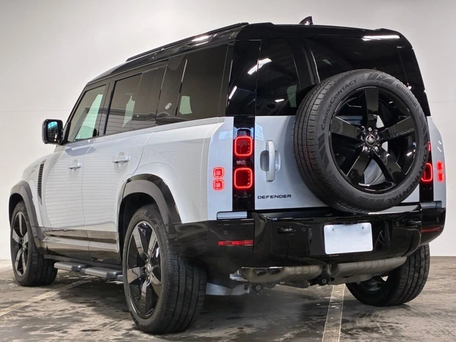 Land Rover Defender D300 X-Dynamic SE - фото 4